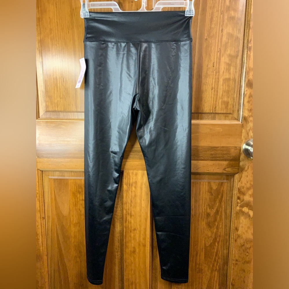 NWT Women’s size small Wild Fable sleek Black leather like leggings